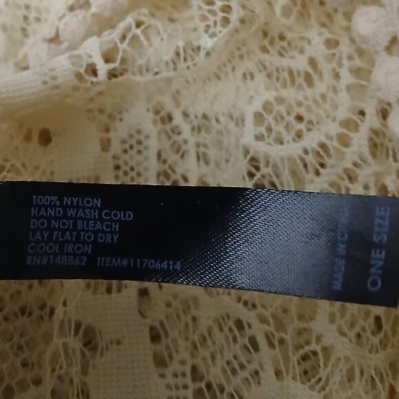NWT Torrid Top One Size Lace Natural Cream Ruana Kimono Wrap Fringe - Picture 8 of 8